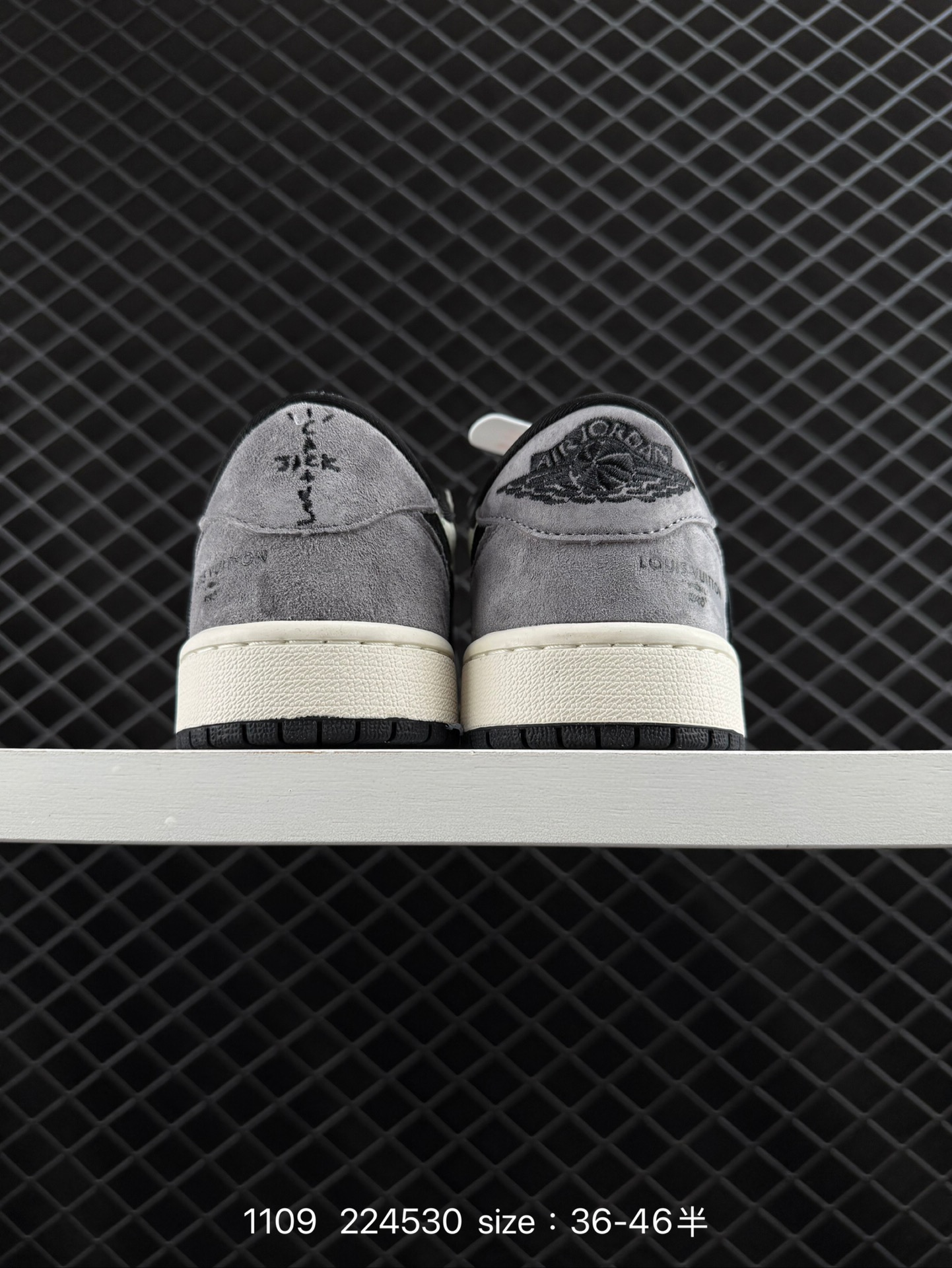 Travis Scott x Air Jordan 1 ” Reverse Mocha “